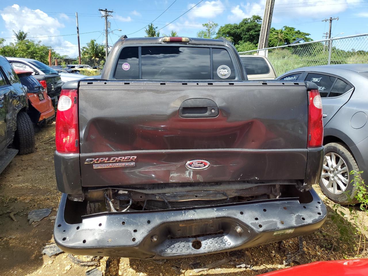 Ford Explorer Image 4