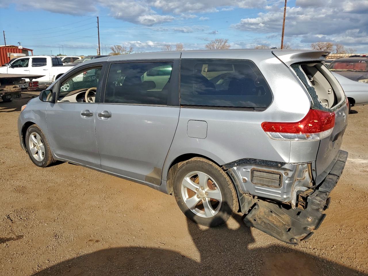 Toyota Sienna Image 13