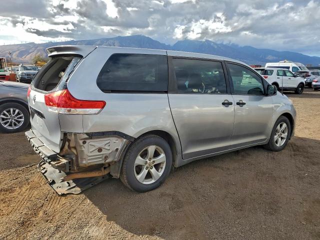 Toyota Sienna Image 14