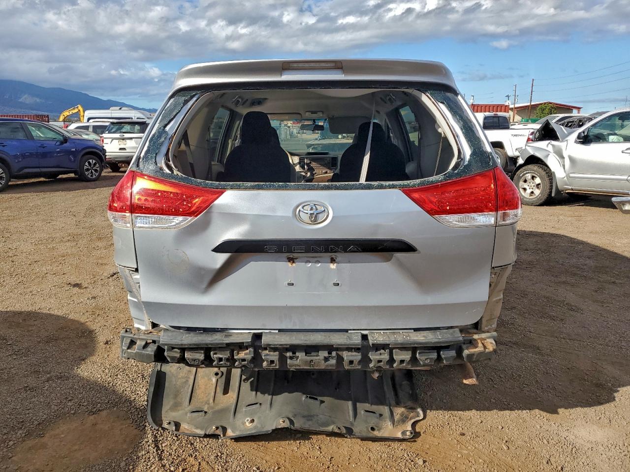 Toyota Sienna Image 6