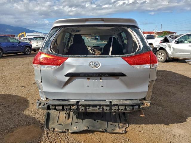 Toyota Sienna Image 6