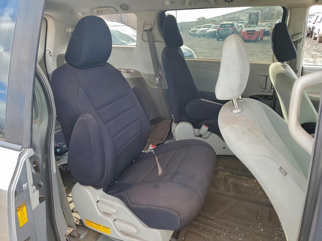 Toyota Sienna Image 7