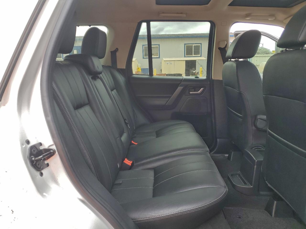 Land Rover LR2 Hse Image 9