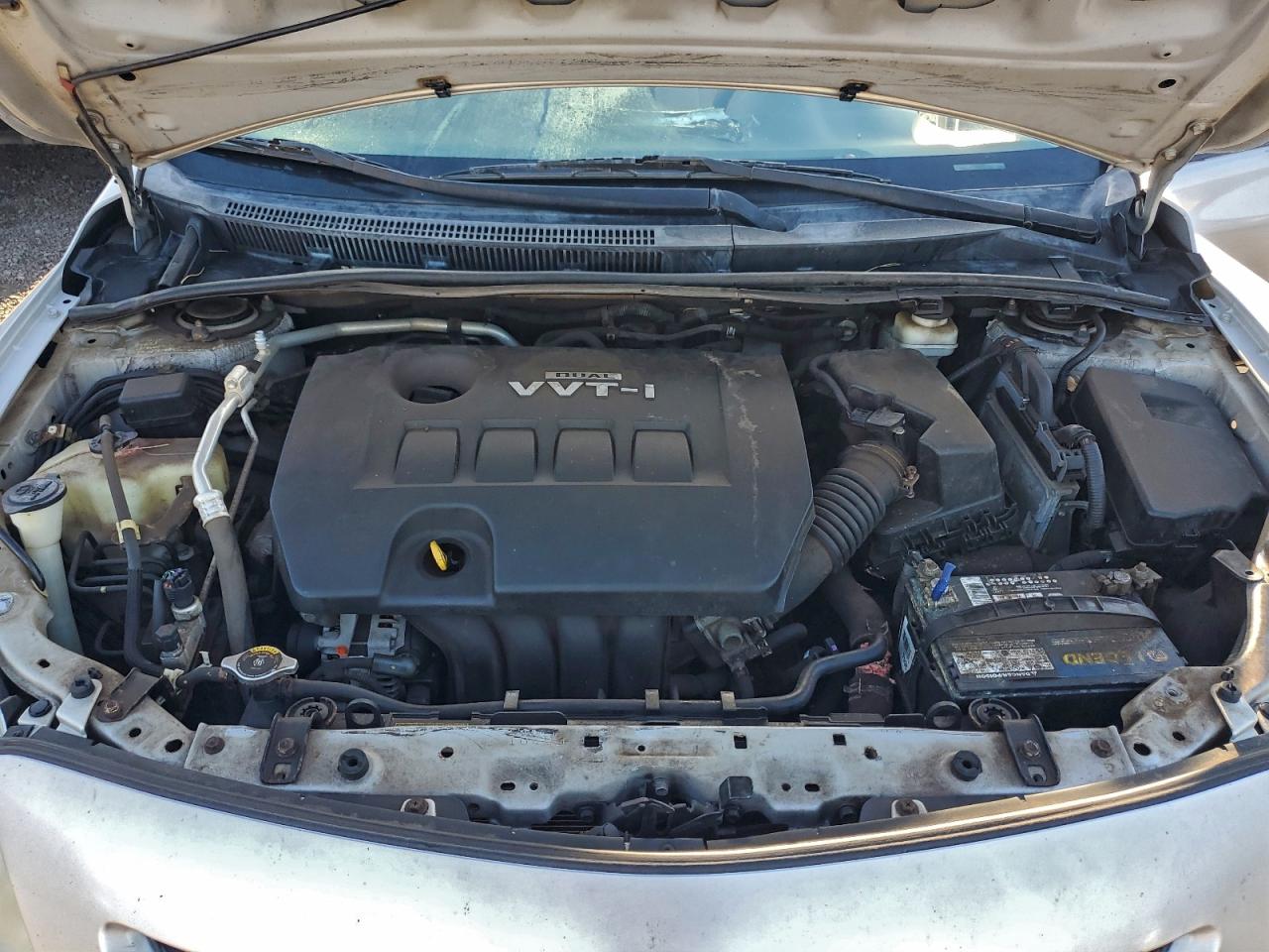 Toyota Corolla Base Image 11