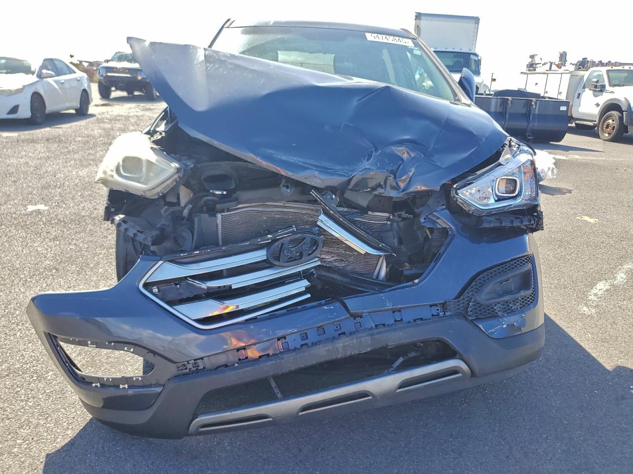 Hyundai SANTA FE Image 2