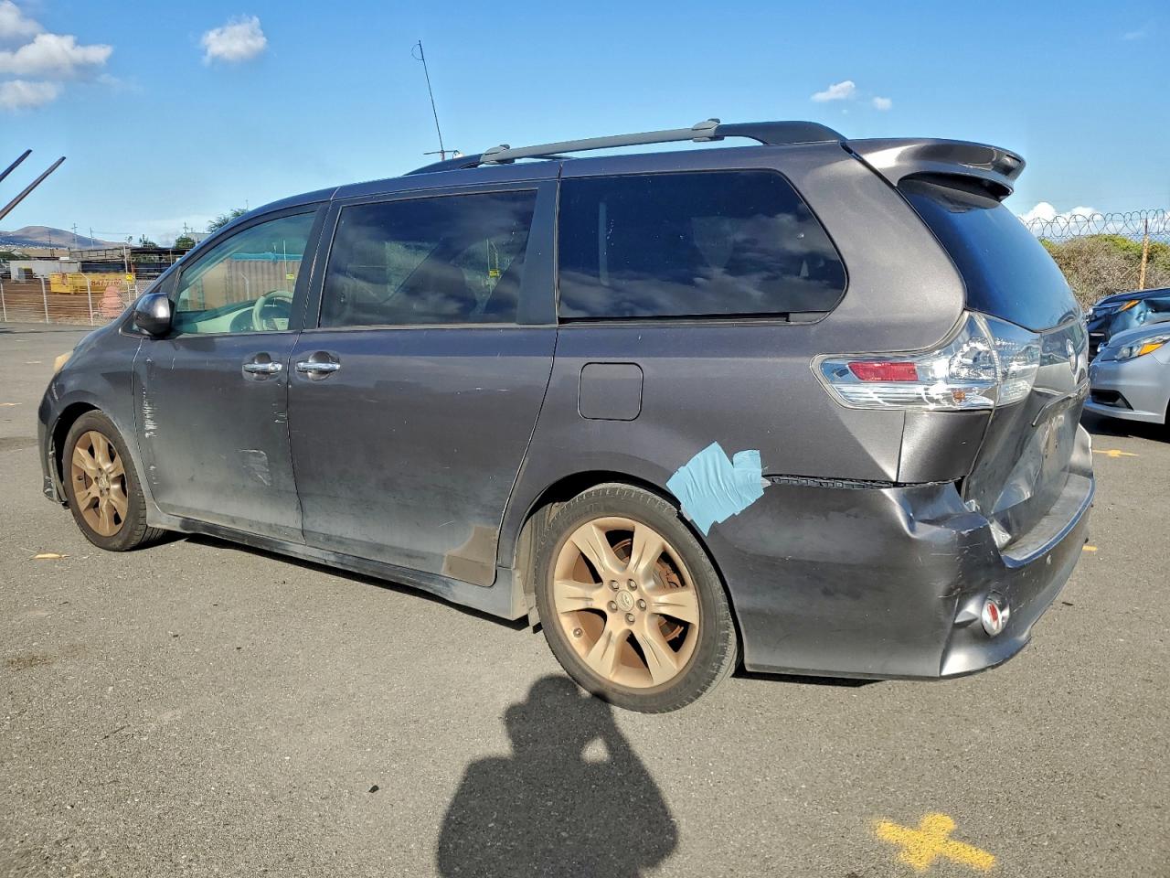 Toyota Sienna Sport Image 12