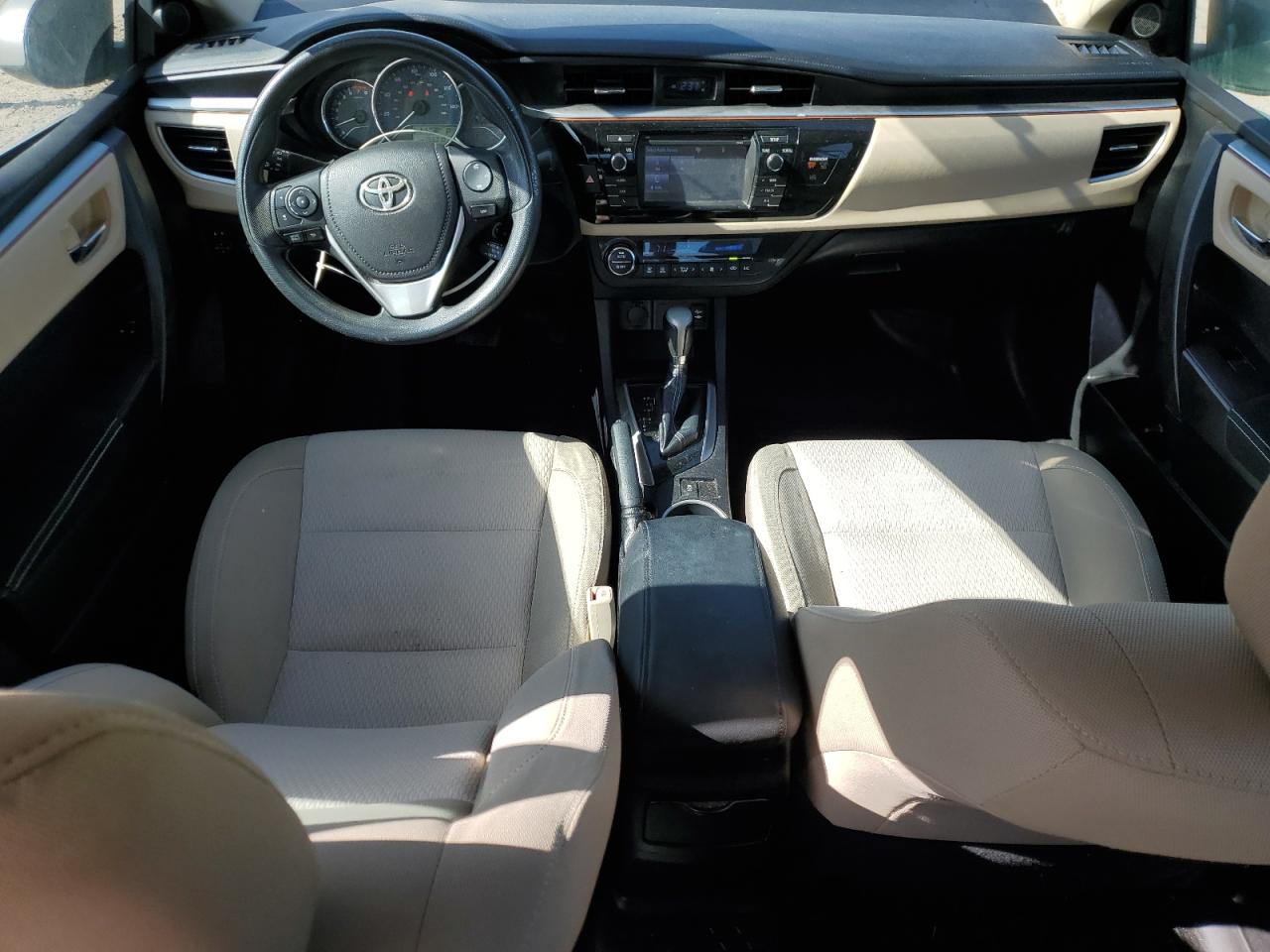 Toyota Corolla L Image 8