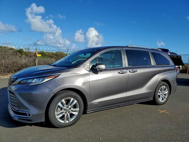  Salvage Toyota Sienna