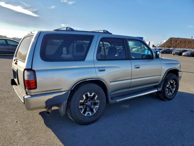 Toyota 4Runner Sr5 Image 3