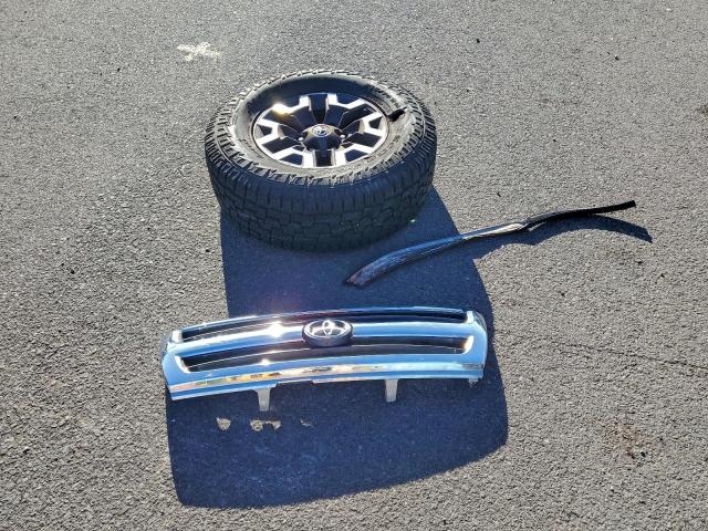 Toyota 4Runner Sr5 Image 11