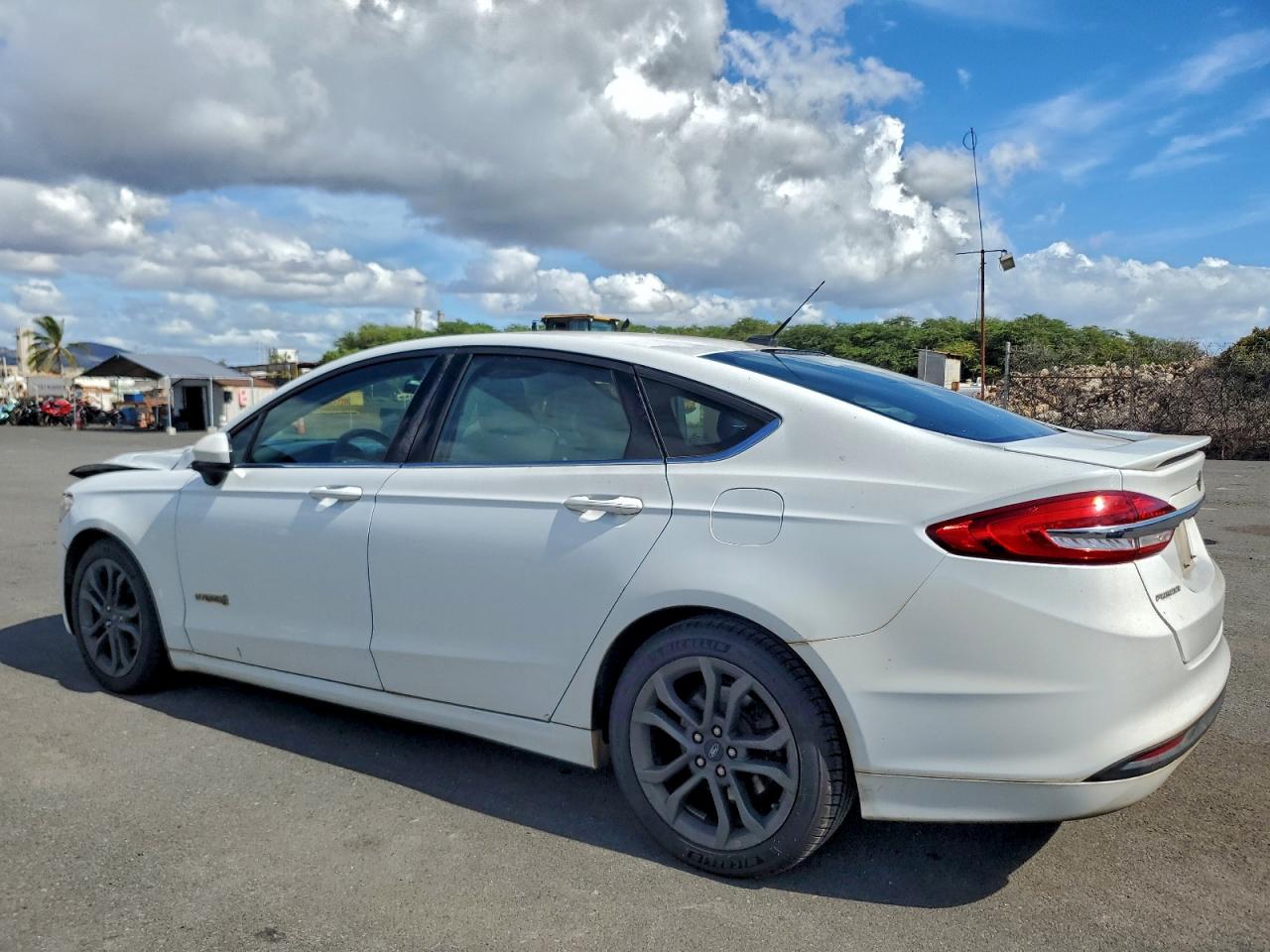 Ford Fusion Se Hybrid Image 5