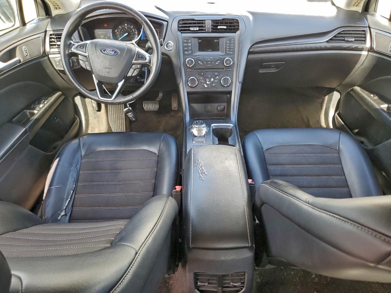 Ford Fusion Se Hybrid Image 12