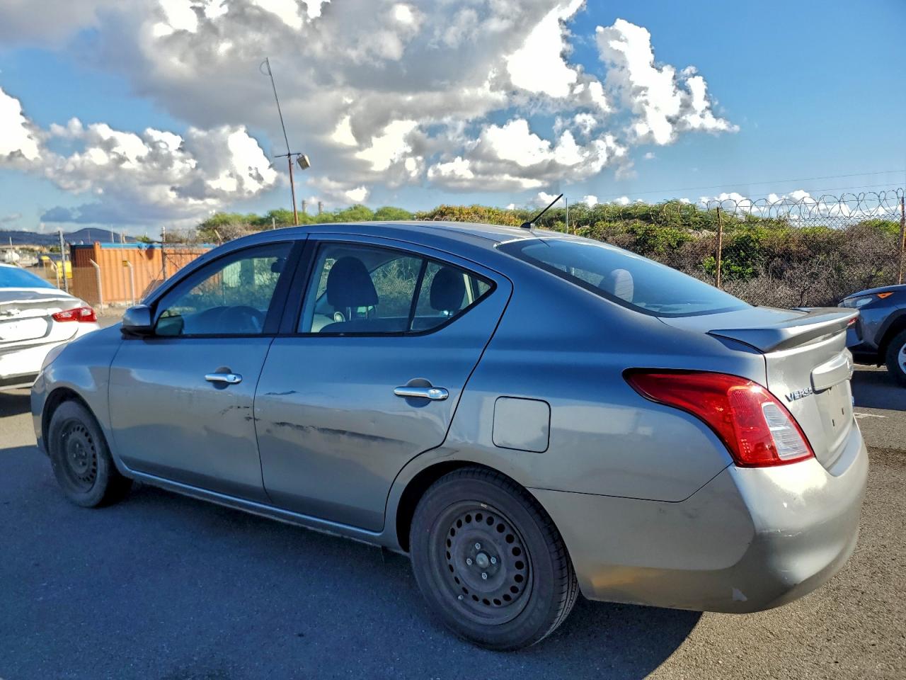 Nissan Versa S Image 4