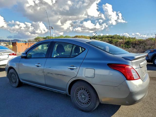 Nissan Versa S Image 4