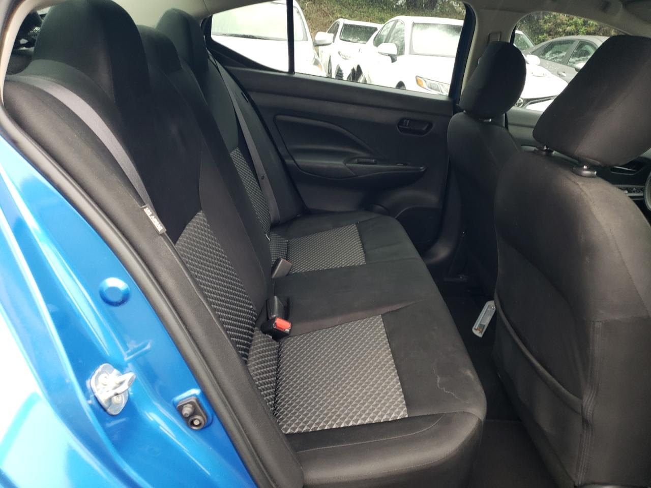 Nissan Versa S Image 6