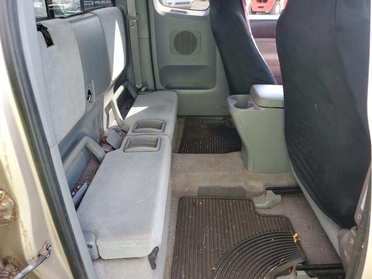 Toyota Tacoma Access Cab Image 8