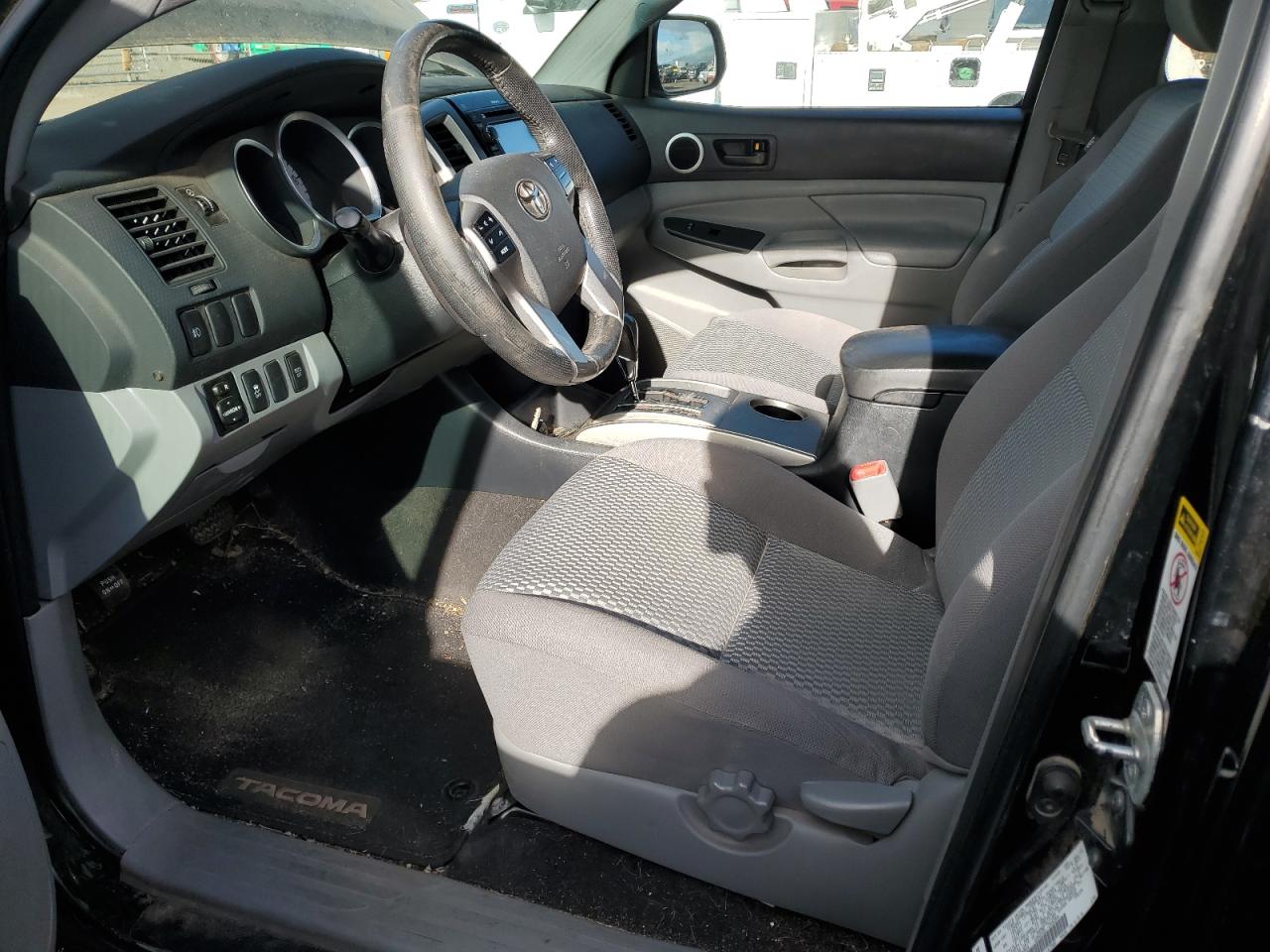 Toyota Tacoma Image 6