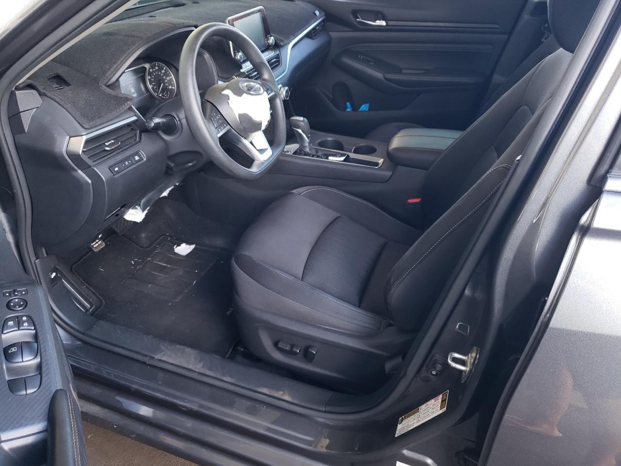 Nissan Altima S Image 5