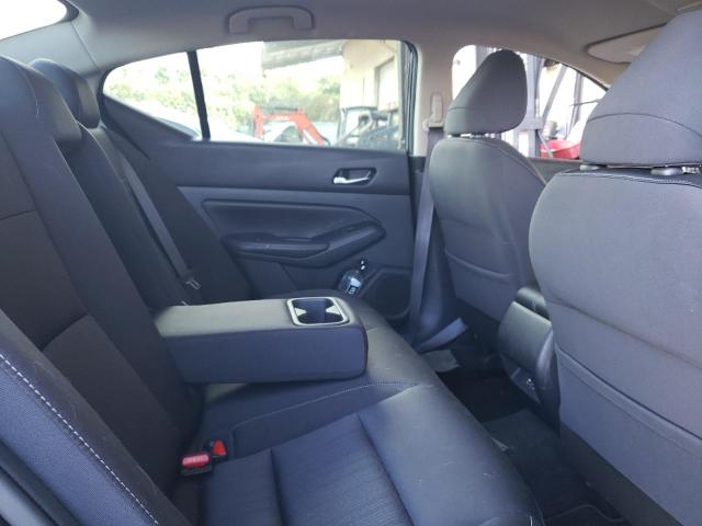 Nissan Altima S Image 6