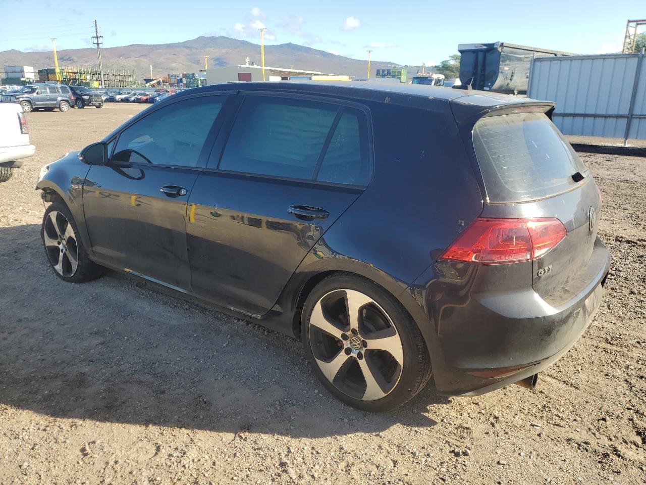 Volkswagen GTI S Image 11