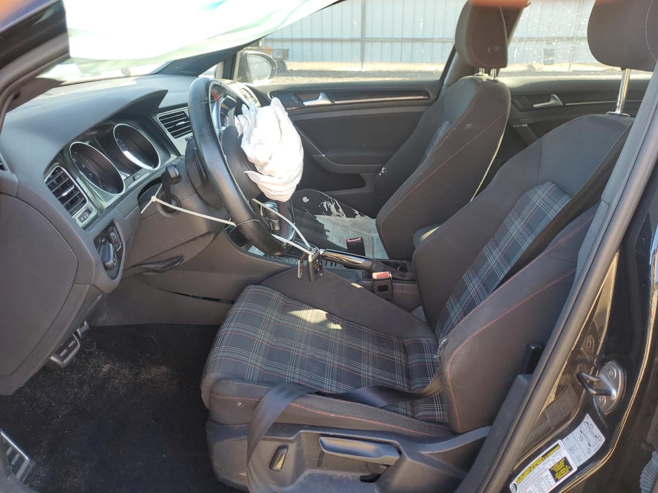 Volkswagen GTI S Image 3