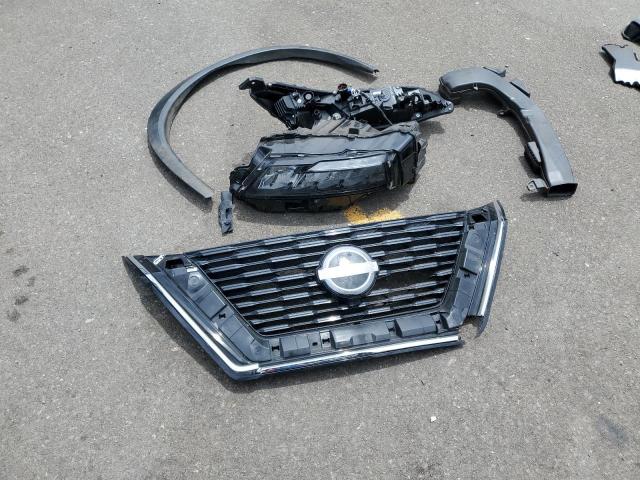 Nissan Rogue S Image 7