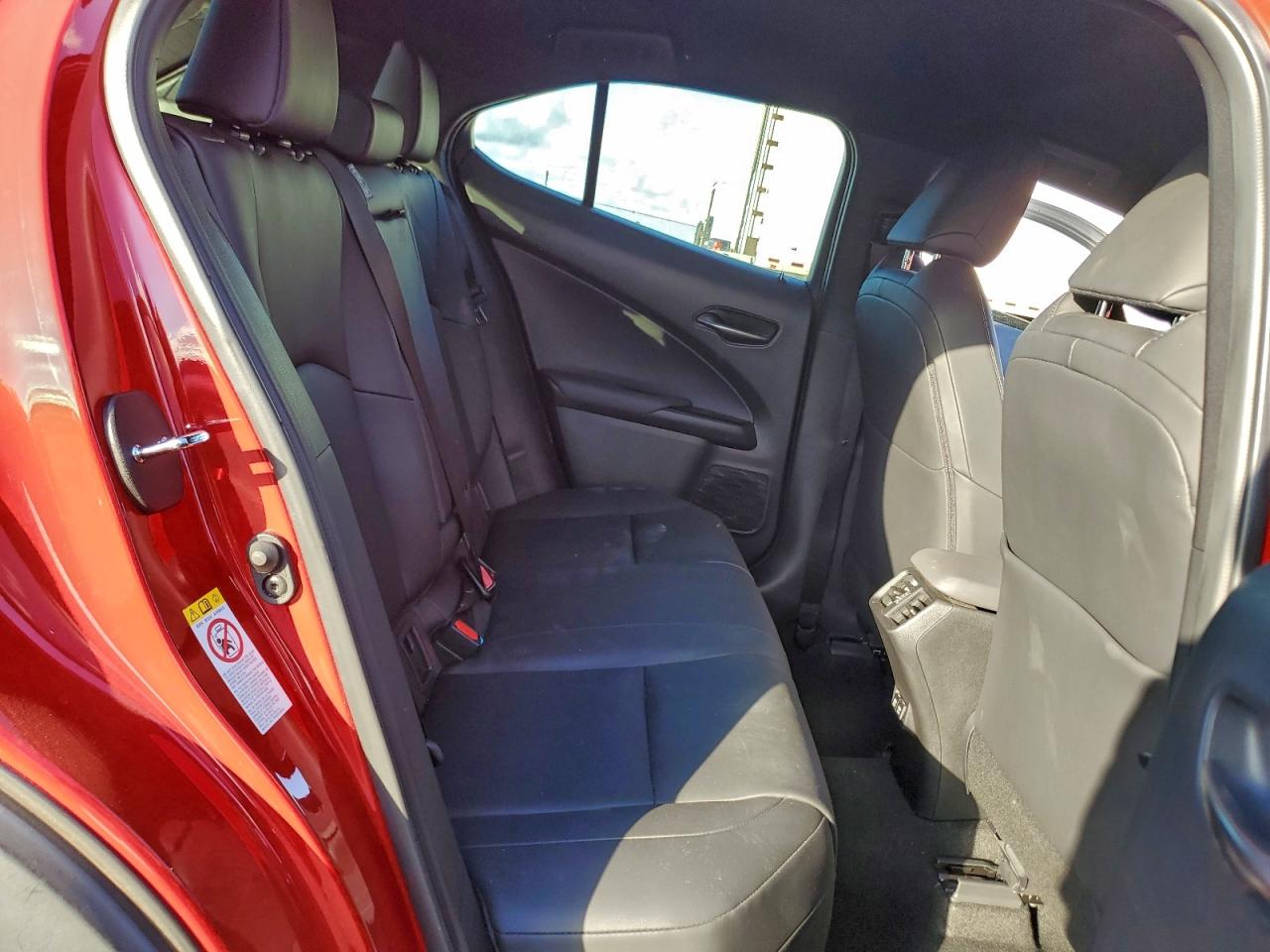 Lexus Ux 200 Image 8