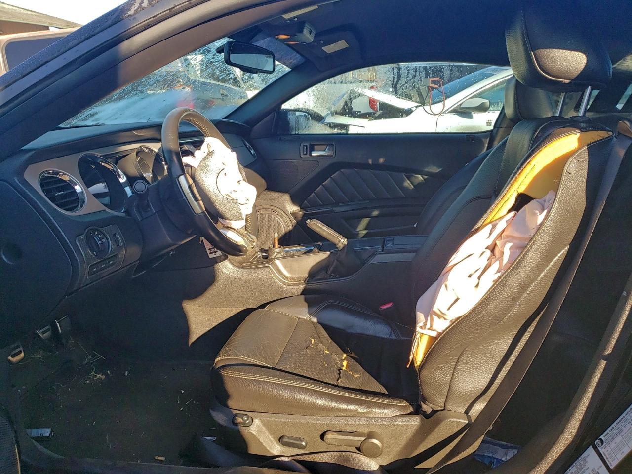 Ford Mustang Image 9