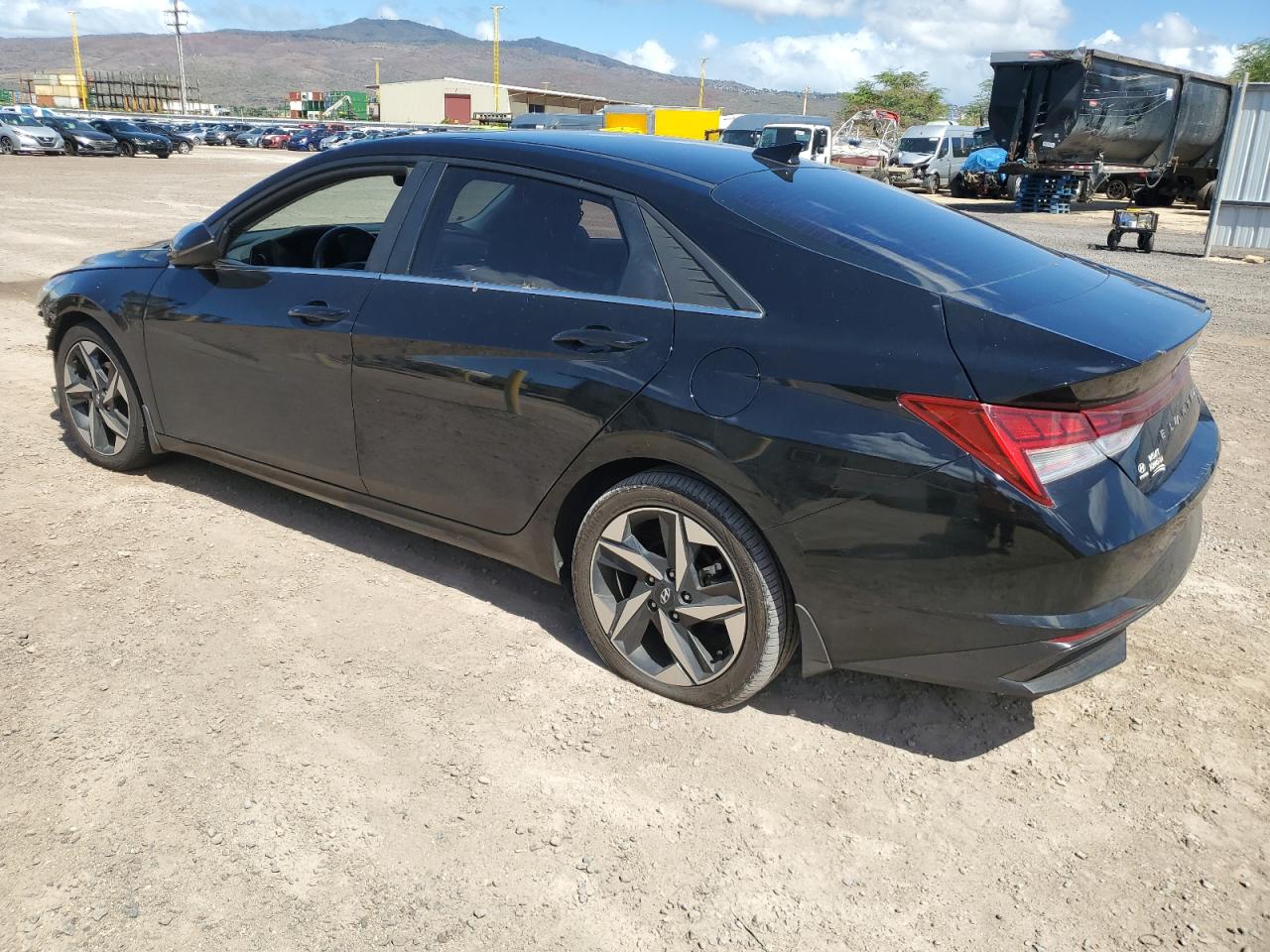 Hyundai ELANTRA Limited Image 2