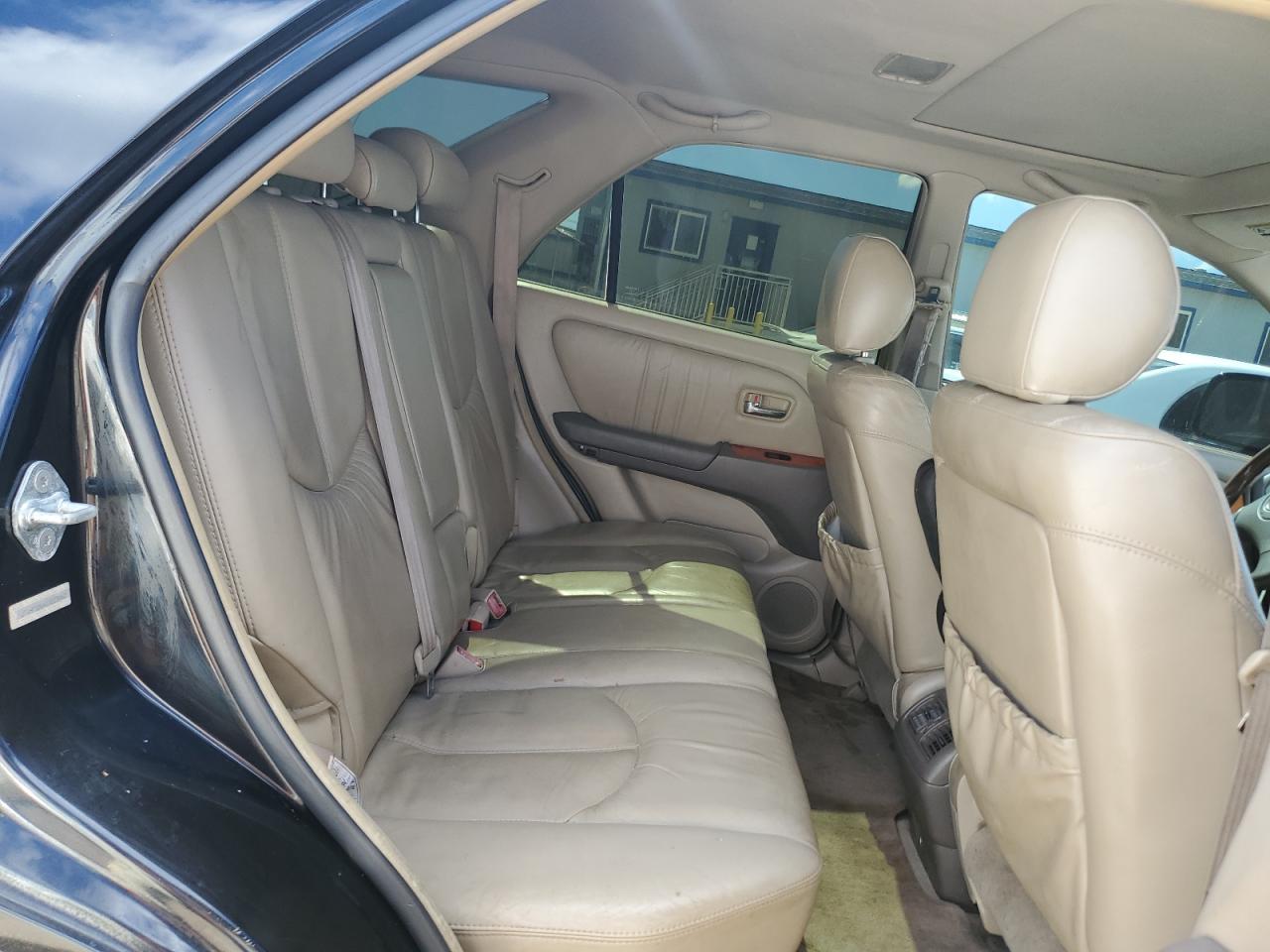 Lexus RX 300 Image 2