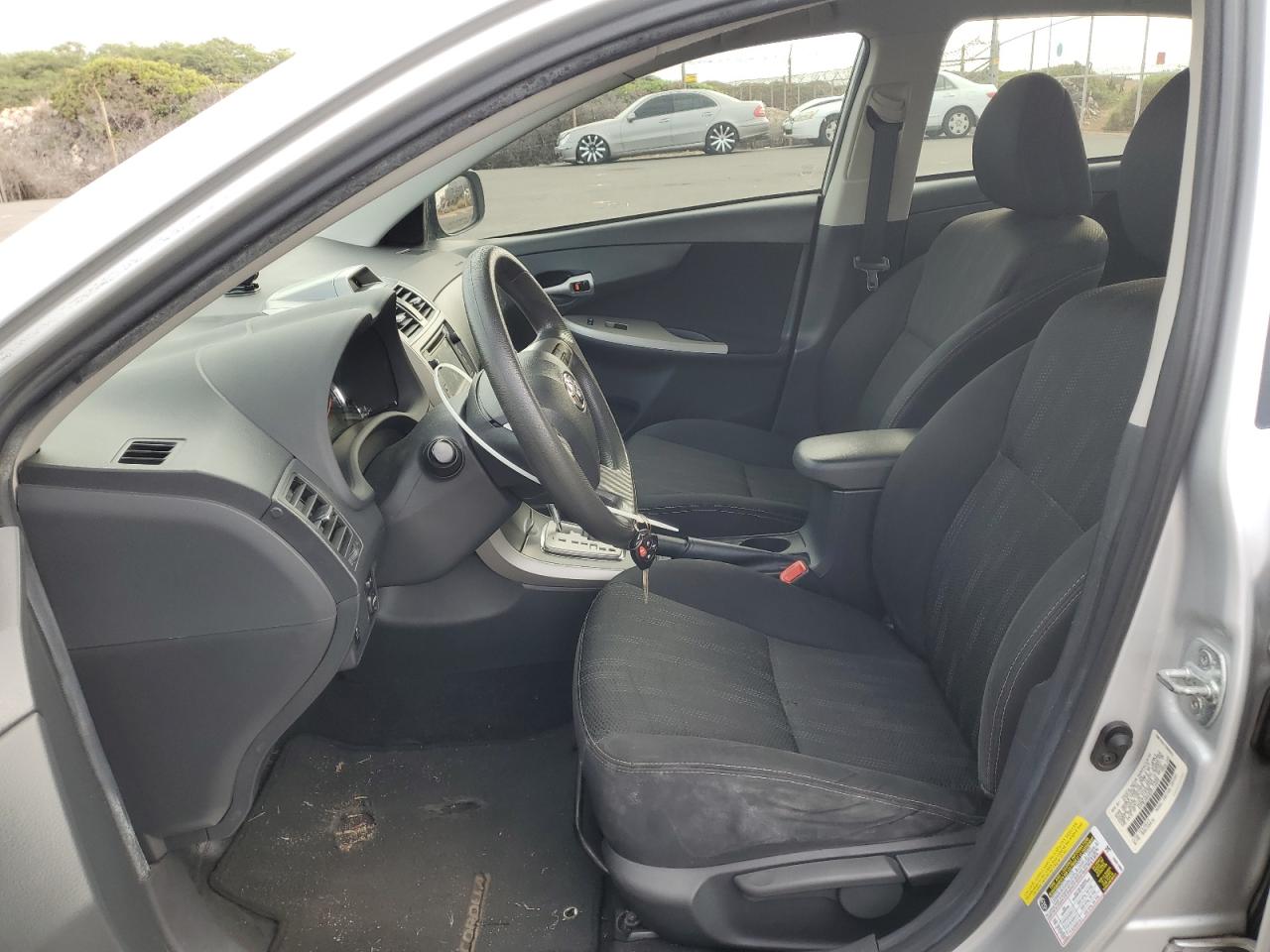 Toyota Corolla Base Image 5