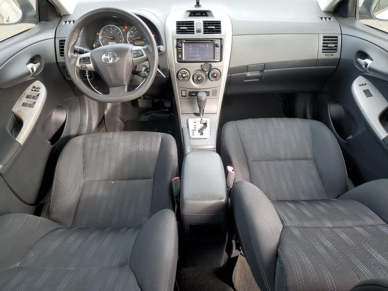 Toyota Corolla Base Image 7