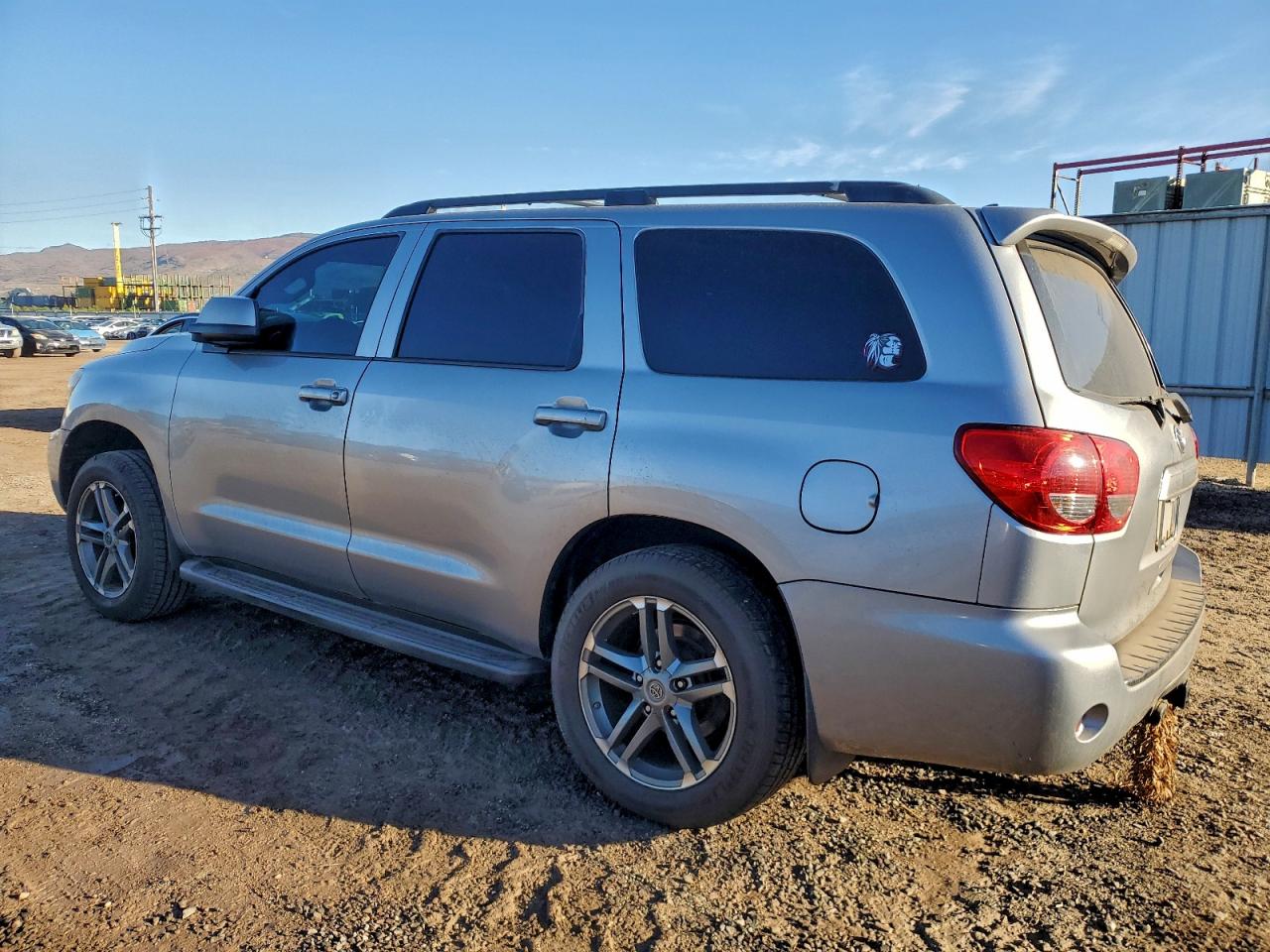 Toyota Sequoia Sr5 Image 3