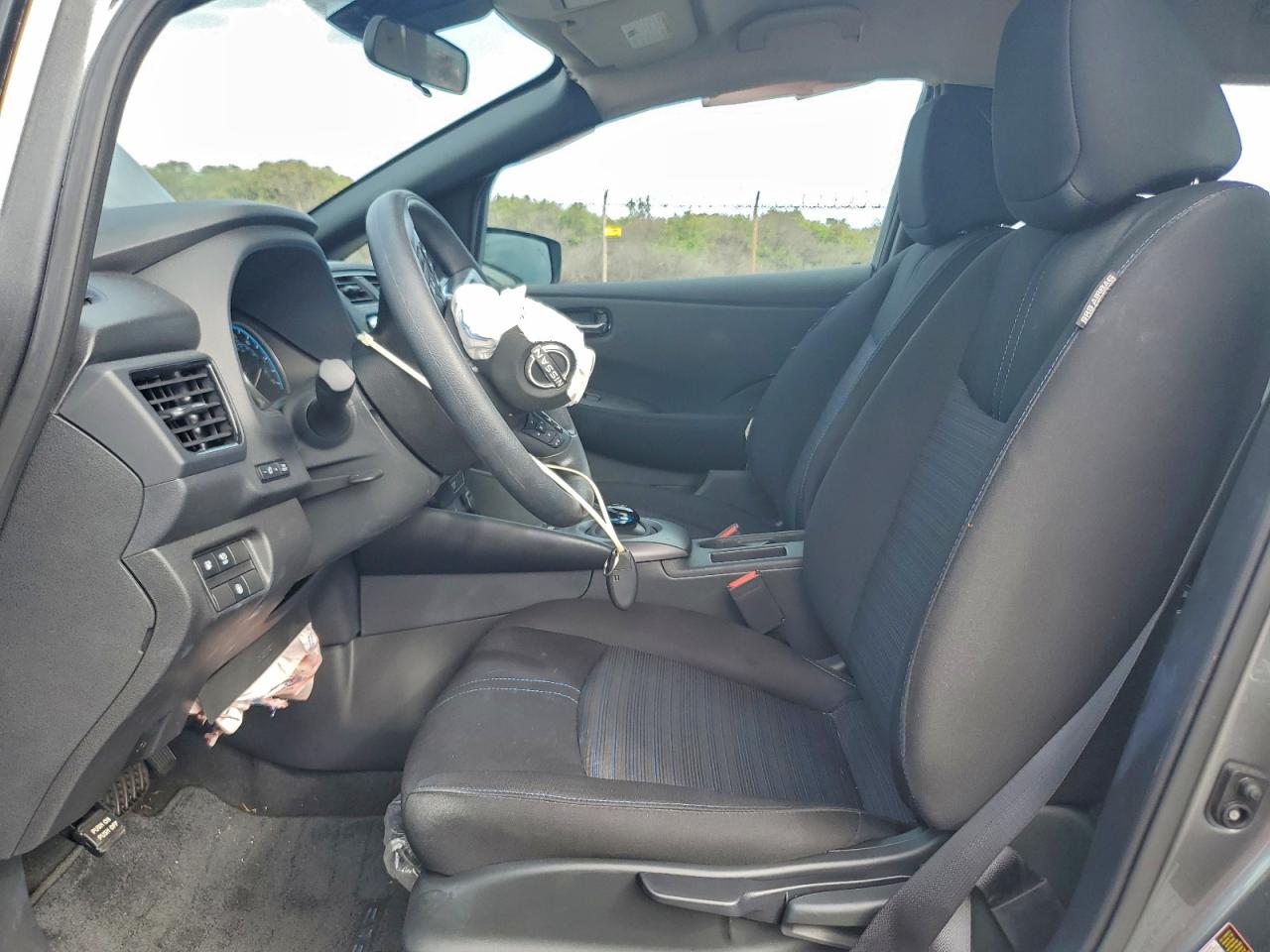 Nissan LEAF S Image 10