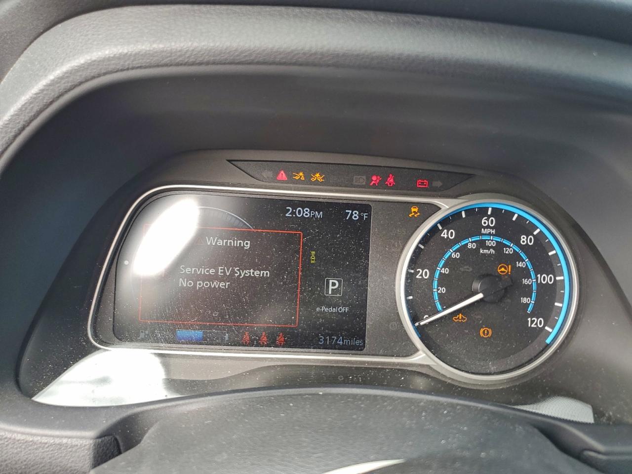 Nissan LEAF S Image 12