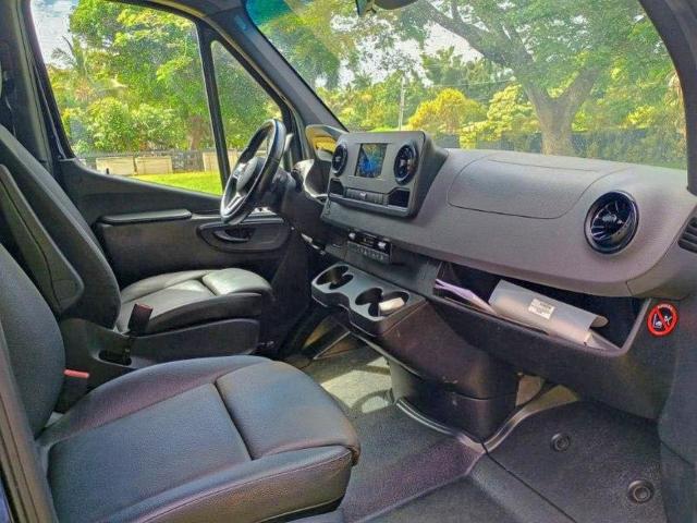 Mercedes-Benz Sprinter 3500 Image 9