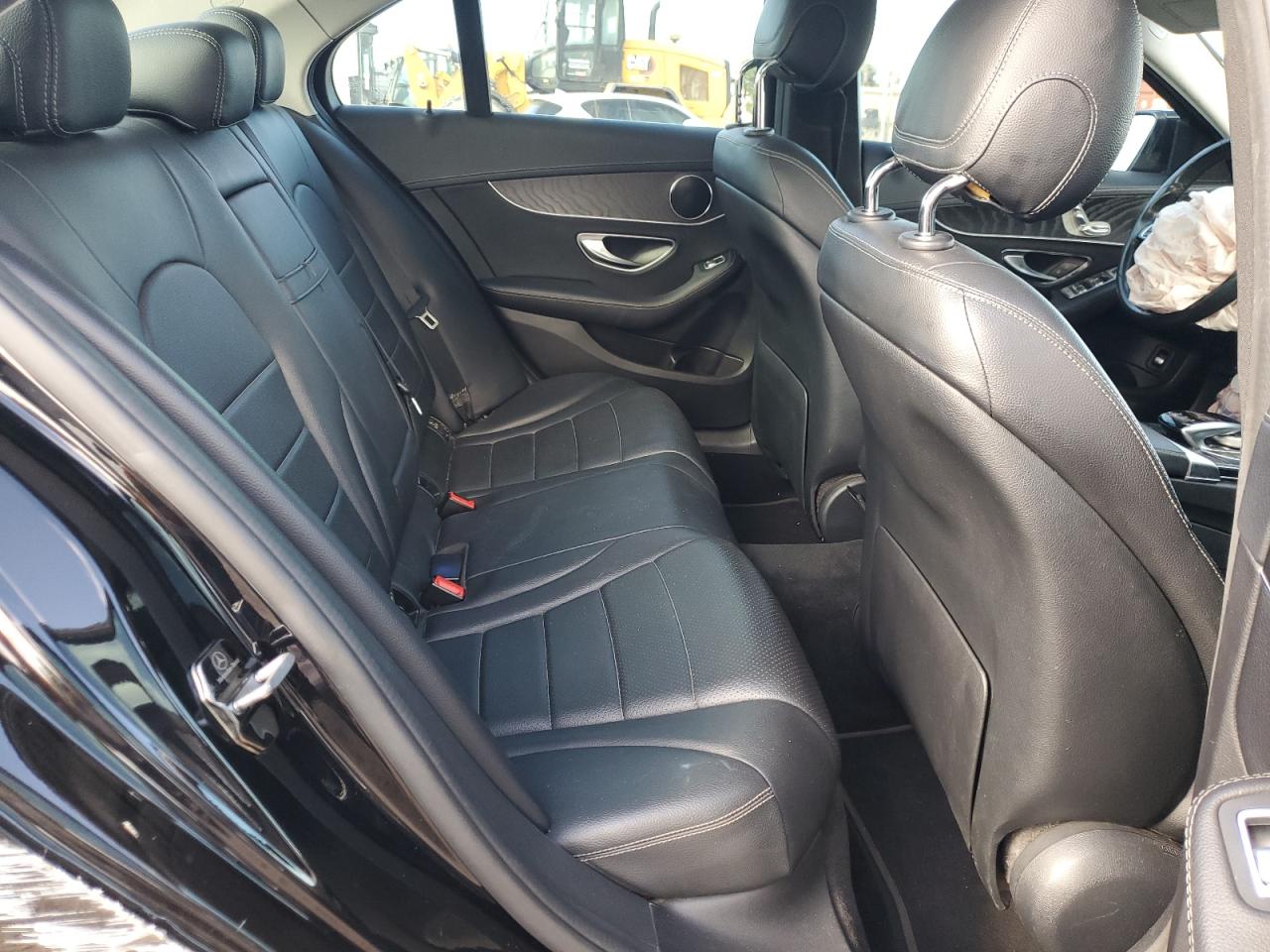 Mercedes-Benz C-Class 300 Image 11