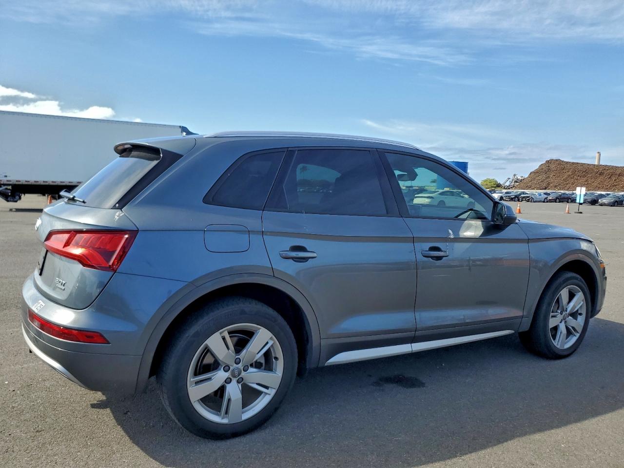 Audi Q5 Premium Image 2