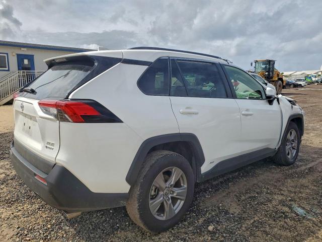 Toyota RAV4 Xle Image 4