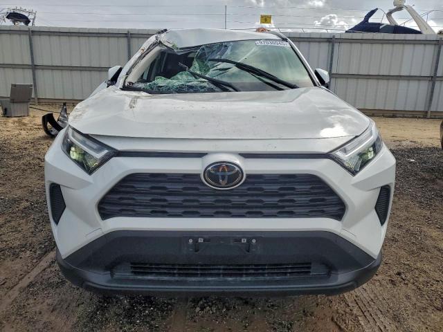 Toyota RAV4 Xle Image 7