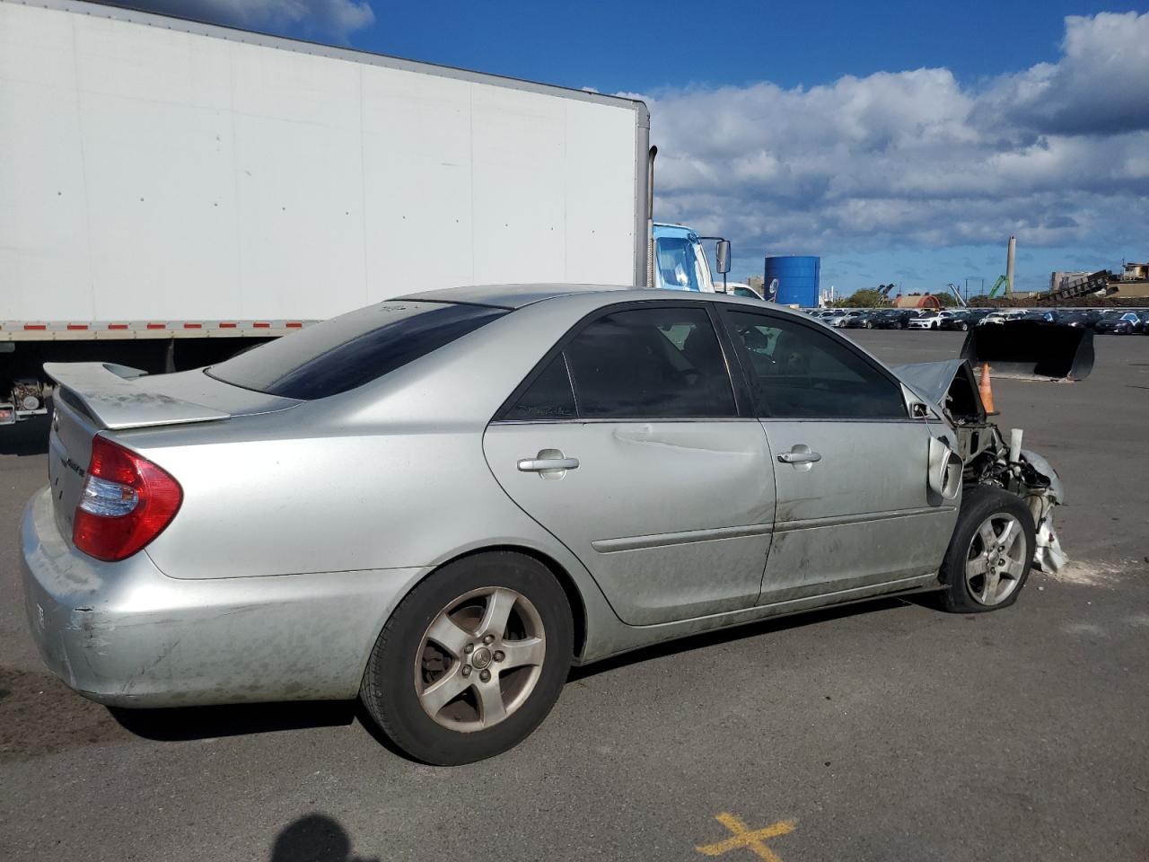 Toyota Camry Le Image 3