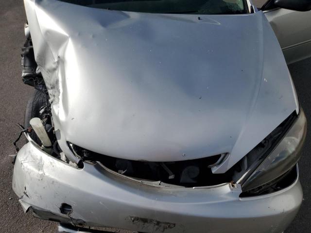 Toyota Camry Le Image 11