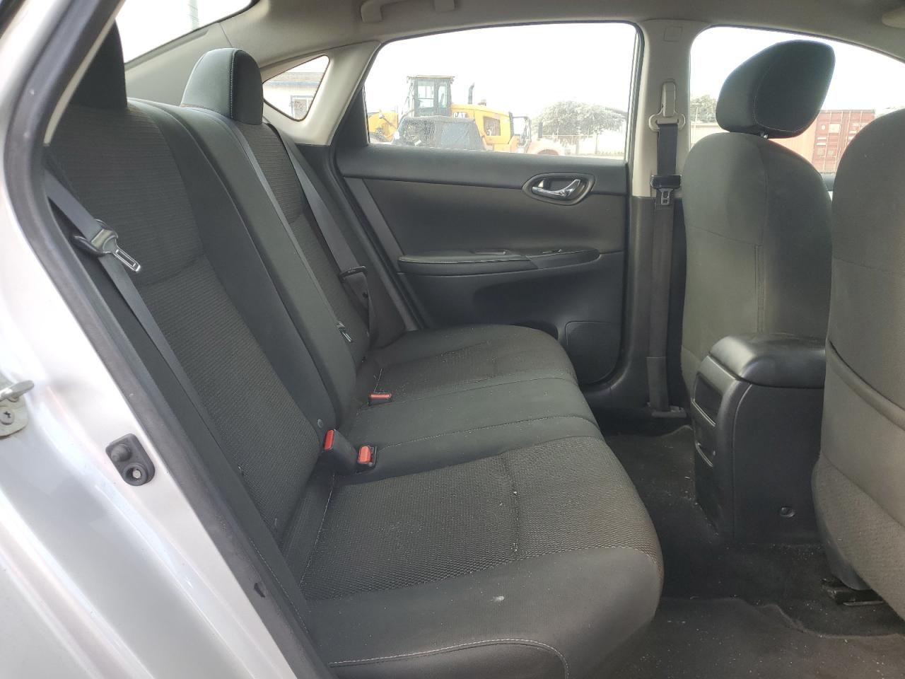 Nissan Sentra S Image 7