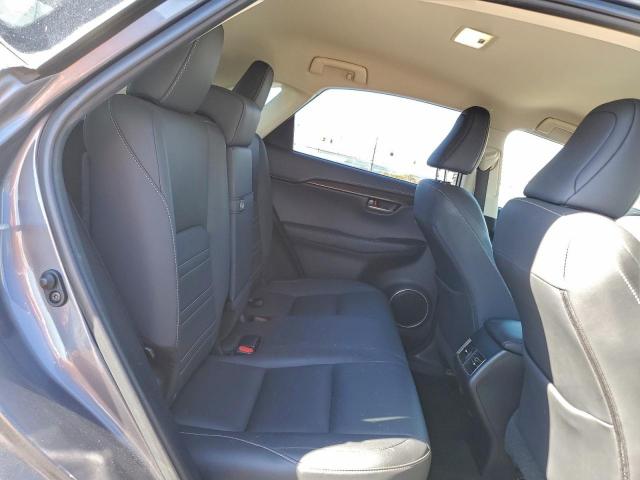 Lexus NX 300h Image 12