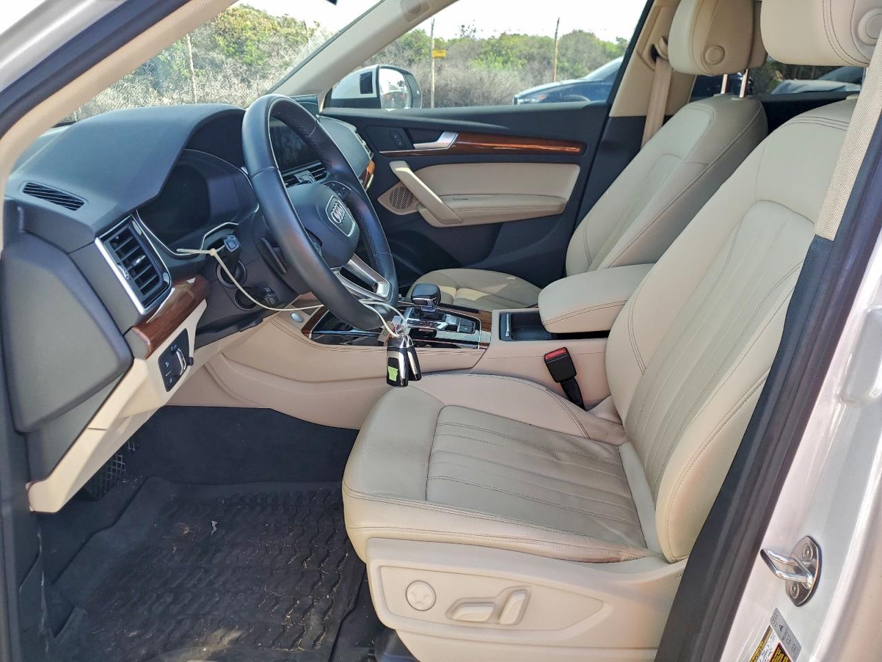 Audi Q5 Premium Plus 45 Image 10