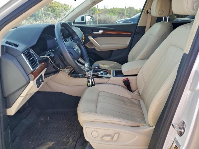 Audi Q5 Premium Plus 45 Image 10