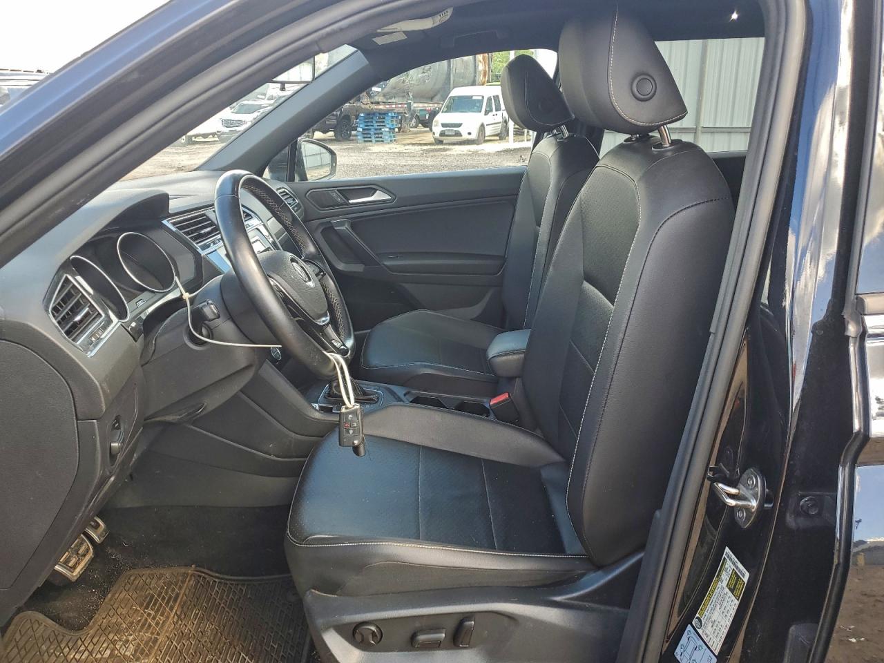 Volkswagen Tiguan Se Image 8