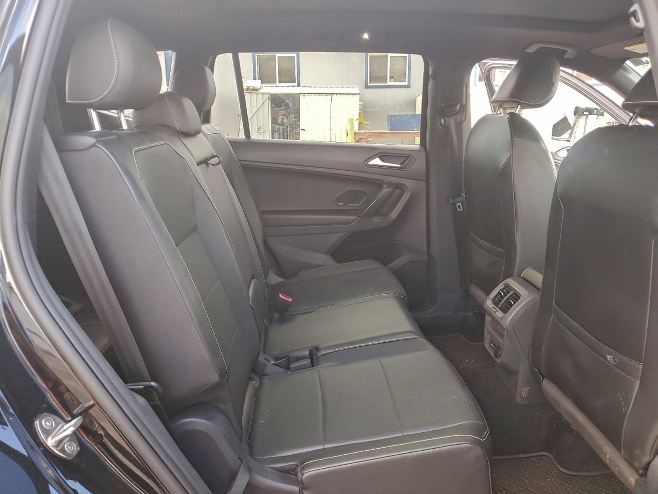 Volkswagen Tiguan Se Image 11