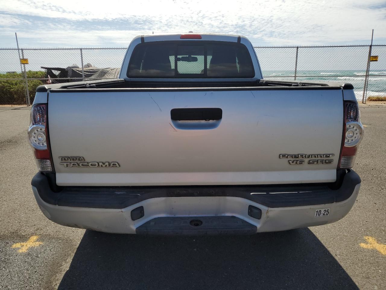 Toyota Tacoma Prerunner Access Cab Image 2