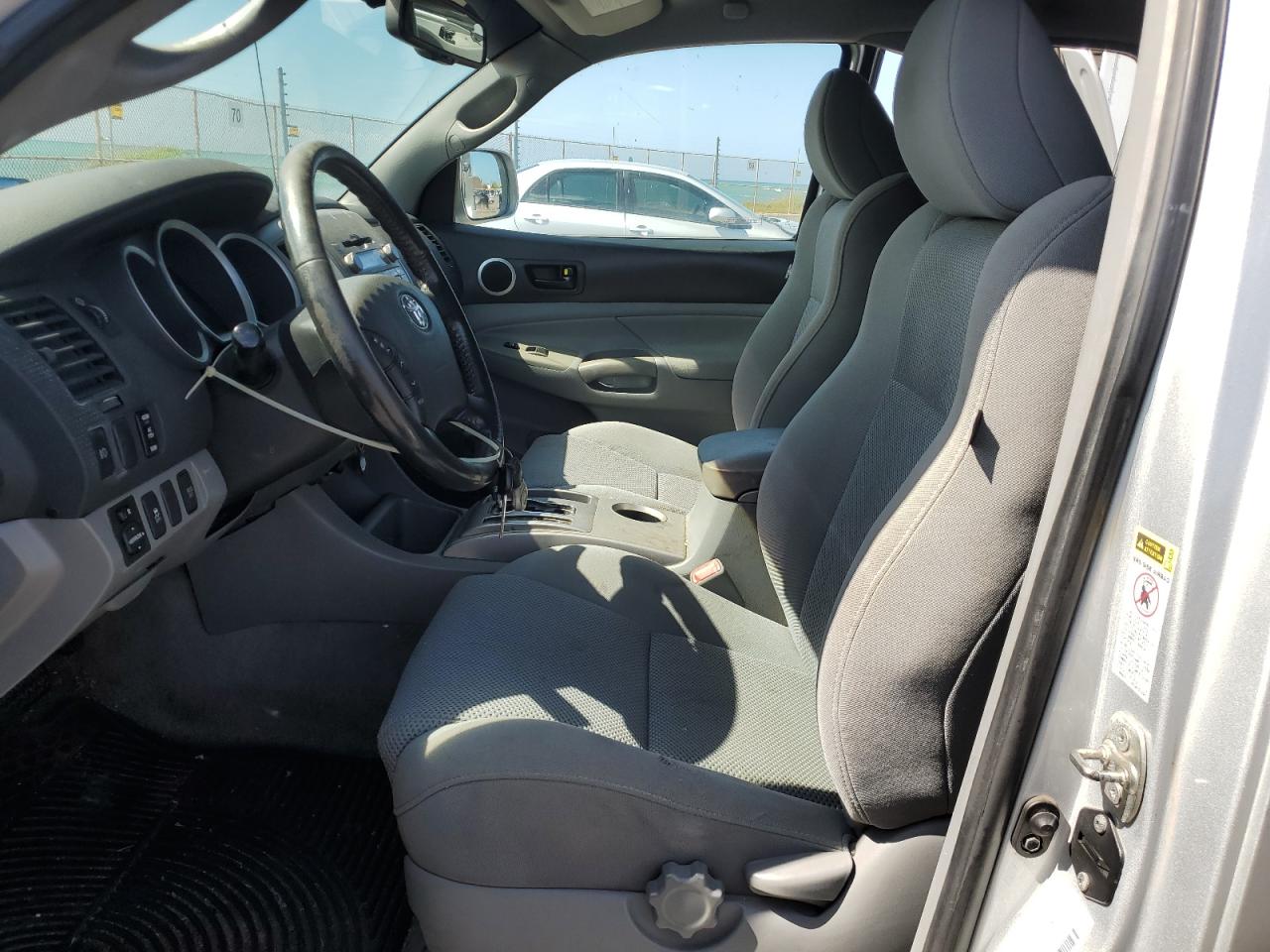 Toyota Tacoma Prerunner Access Cab Image 4